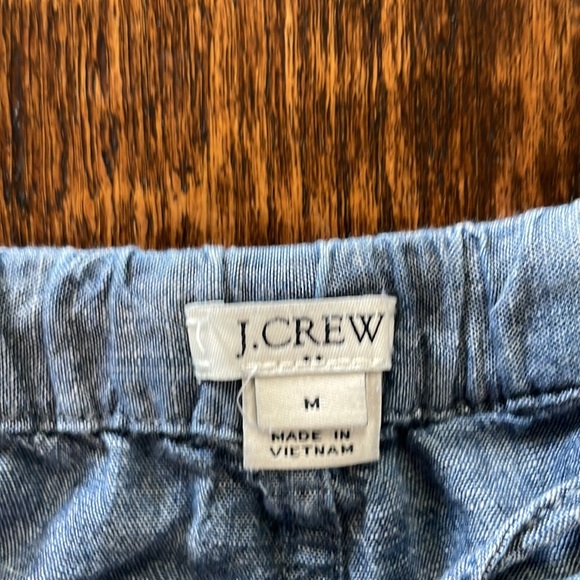 J. Crew Casual Chambray Shorts 🩵 Size Medium - Picture 3 of 3